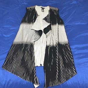 Black/white cardigan